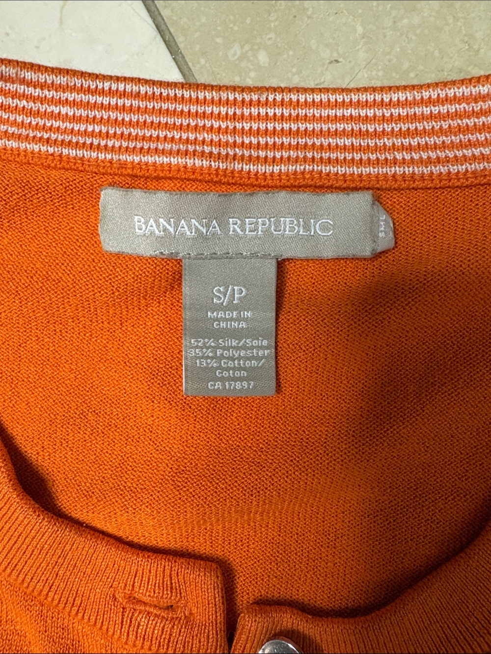 ⭐️ Banana Republic Classic Orange Crewneck Cardigan with tiny flaw- size Small - Picture 2 of 7
